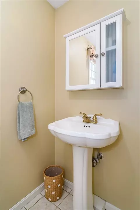 36 Bubbling Brook Rd, Walpole, MA 02081 photo 14