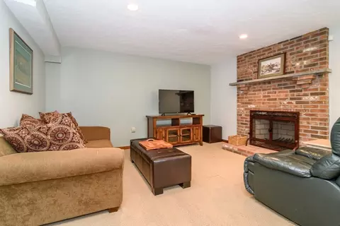 36 Bubbling Brook Rd, Walpole, MA 02081 photo 21