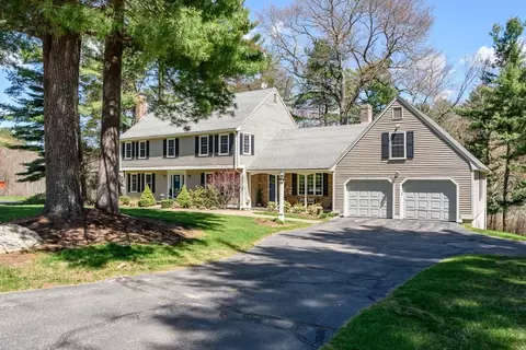 36 Bubbling Brook Rd, Walpole, MA 02081 photo 2