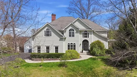 12 White Pine Rd, Amherst, MA 01002
