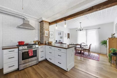 95 Wedgewood Ter, Holyoke, MA 01040
