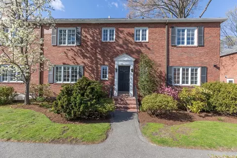 18 Still St #25, Brookline, MA 02446