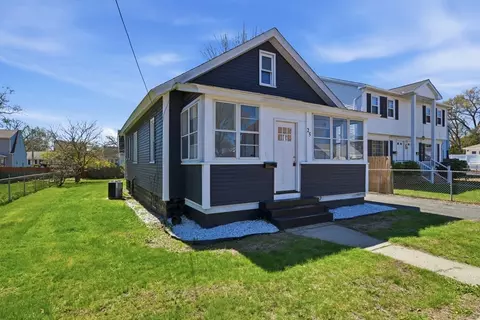 25 Victoria St, Springfield, MA 01104