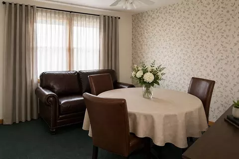 Dining - 21 Ryan Cir, Springfield, MA 01118 photo 1 of 1