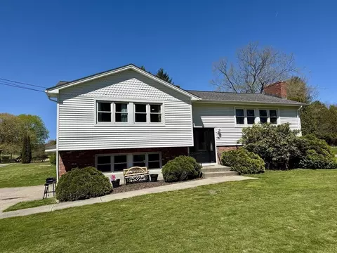 76 Airport Rd, Dudley, MA 01571