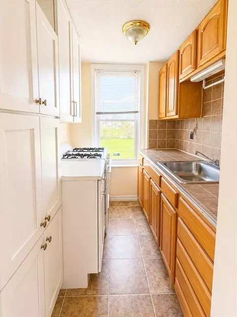 185 Stevens St, Fall River, MA 02721 photo 5