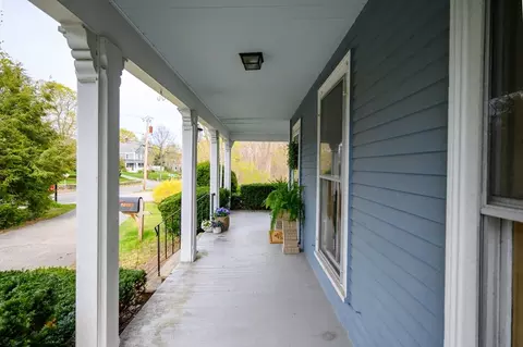 Exterior - 327 East St, Hingham, MA 02043 photo 5 of 12