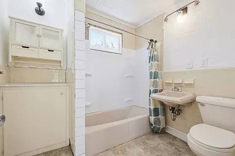 Bath - 119 Hope Ave, Worcester, MA 01603 photo 1 of 2