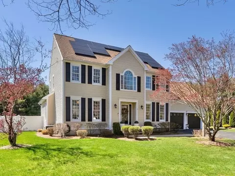 75 Whitten Ave, Stoughton, MA 02072