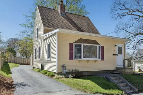 139 Ararat St, Worcester, MA 01606