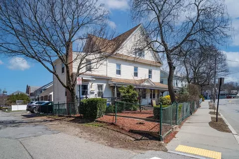 17-19 Crafts St, Newton, MA 02458