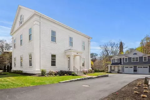 64 Pleasant St #A, Marblehead, MA 01945