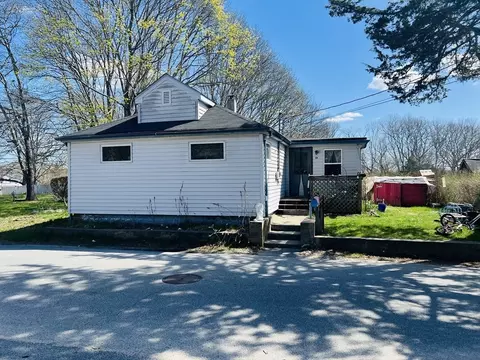 19 Oakdale St, Wareham, MA 02571 photo 2