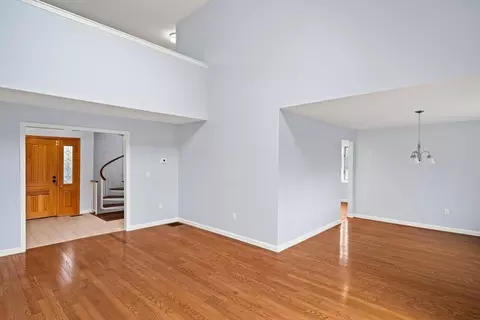 Living - 20 Blacksmith Way, Saugus, MA 01906 photo 1 of 8