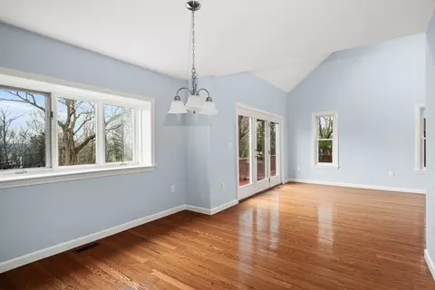 Living - 20 Blacksmith Way, Saugus, MA 01906 photo 4 of 8