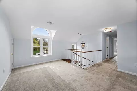 Entry Way - 20 Blacksmith Way, Saugus, MA 01906 photo 4 of 5