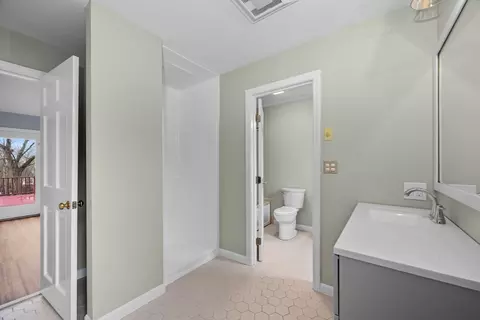 Bath - 20 Blacksmith Way, Saugus, MA 01906 photo 2 of 6