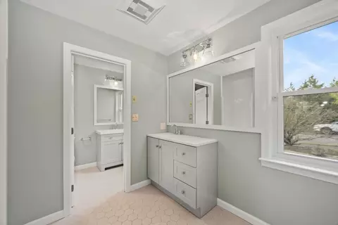 Bath - 20 Blacksmith Way, Saugus, MA 01906 photo 3 of 6