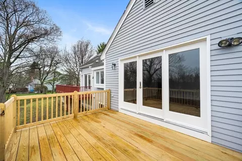 Exterior - 20 Blacksmith Way, Saugus, MA 01906 photo 5 of 9