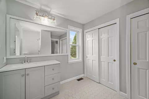 Bath - 20 Blacksmith Way, Saugus, MA 01906 photo 5 of 6