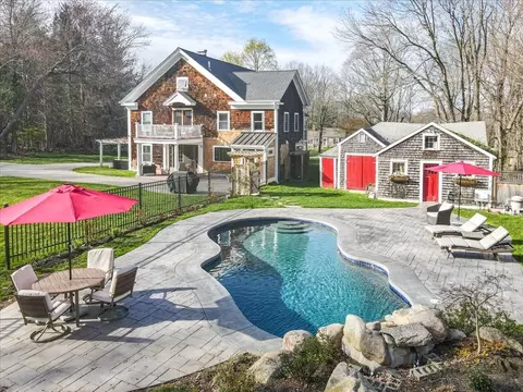 23 Old Oaken Bucket Rd, Scituate, MA 02066