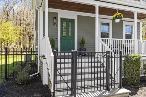 Exterior - 203 Main St, Acton, MA 01720 photo 3 of 13