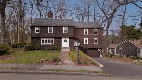 16 Fernway, Lynnfield, MA 01940