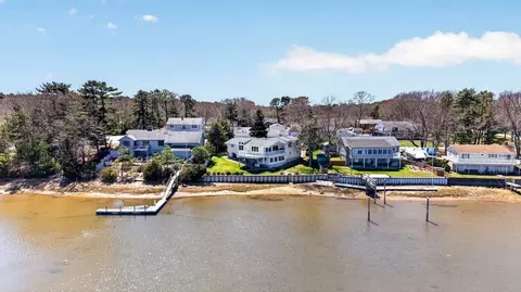 63 Edgewater Dr, Wareham, MA 02571