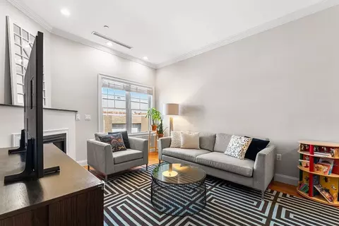 655 E 2nd #102, Boston, MA 02127 photo 7