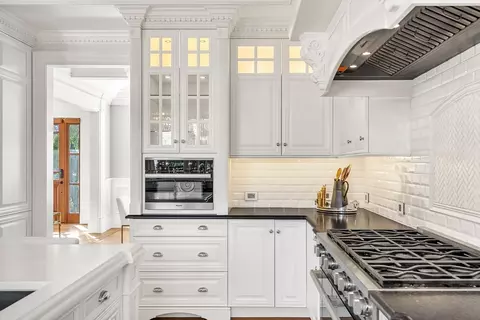 Kitchen - 48 Marshall Rd, Wellesley, MA 02482 photo 4 of 5