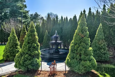 Exterior - 48 Marshall Rd, Wellesley, MA 02482 photo 4 of 8