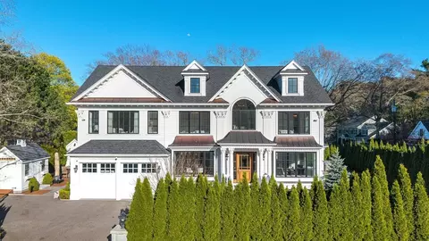 Exterior - 48 Marshall Rd, Wellesley, MA 02482 photo 5 of 8