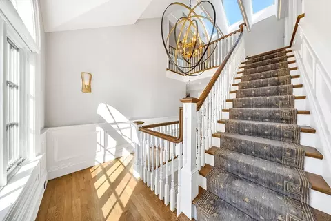 Entry Way - 48 Marshall Rd, Wellesley, MA 02482 photo 4 of 5