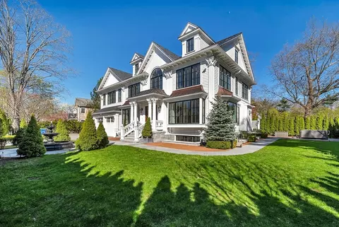 Exterior - 48 Marshall Rd, Wellesley, MA 02482 photo 3 of 8