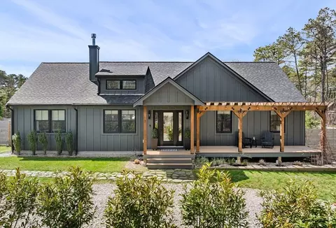 17 Rogers Rd, Harwich, MA 02645