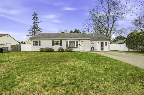 18 Brookfield Ter, Framingham, MA 01701