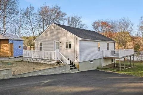 79 Crystal Lake Dr, Carver, MA 02330