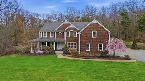 3 Oak Knoll Rd, Carlisle, MA 01741