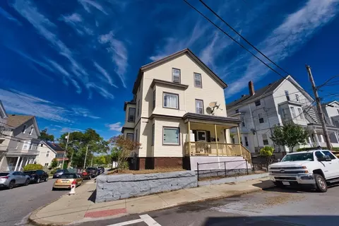 4 Oliver St, Fall River, MA 02724 photo 3