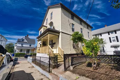 4 Oliver St, Fall River, MA 02724 photo 2