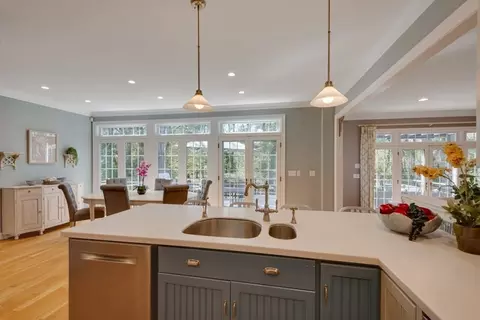 Kitchen - 89 Green St, Needham, MA 02492 photo 4 of 5