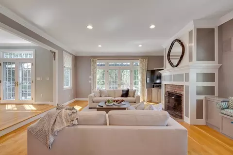Living - 89 Green St, Needham, MA 02492 photo 6 of 9