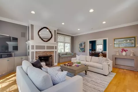Living - 89 Green St, Needham, MA 02492 photo 7 of 9