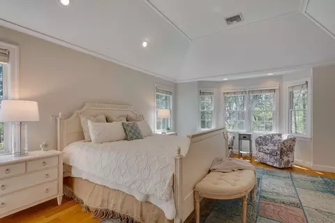 Bedroom - 89 Green St, Needham, MA 02492 photo 1 of 6