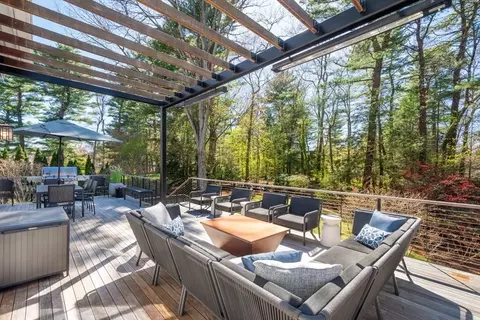 Exterior - 89 Green St, Needham, MA 02492 photo 5 of 10