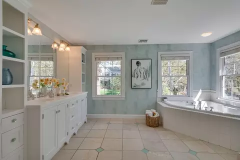 Bath - 89 Green St, Needham, MA 02492 photo 1 of 2