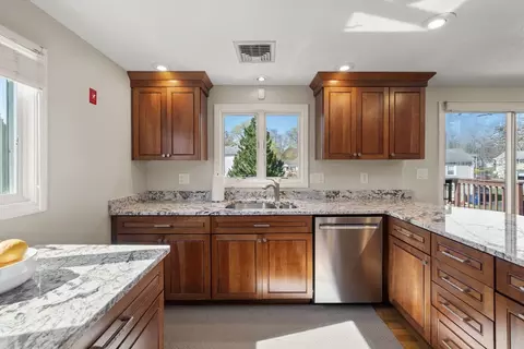 126 Hanscom Ave, Reading, MA 01867 photo 4