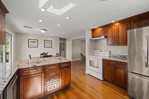 126 Hanscom Ave, Reading, MA 01867 photo 3