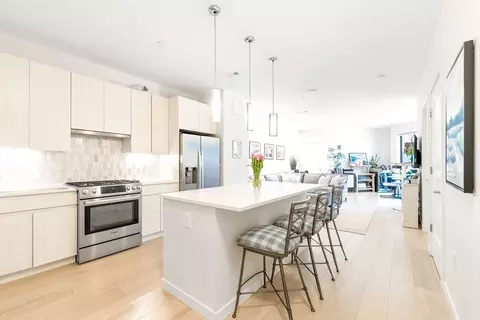 45 W 3rd St #402, Boston, MA 02127