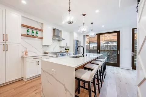 776 E Sixth St #1, Boston, MA 02127